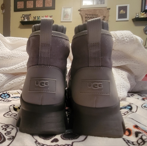 UGG Boots Funky Hiking Style Boot - Picture 5 of 7